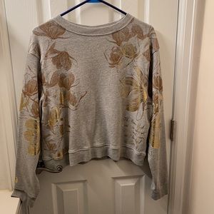 Disney Mulan Junior’s XL sweatshirt